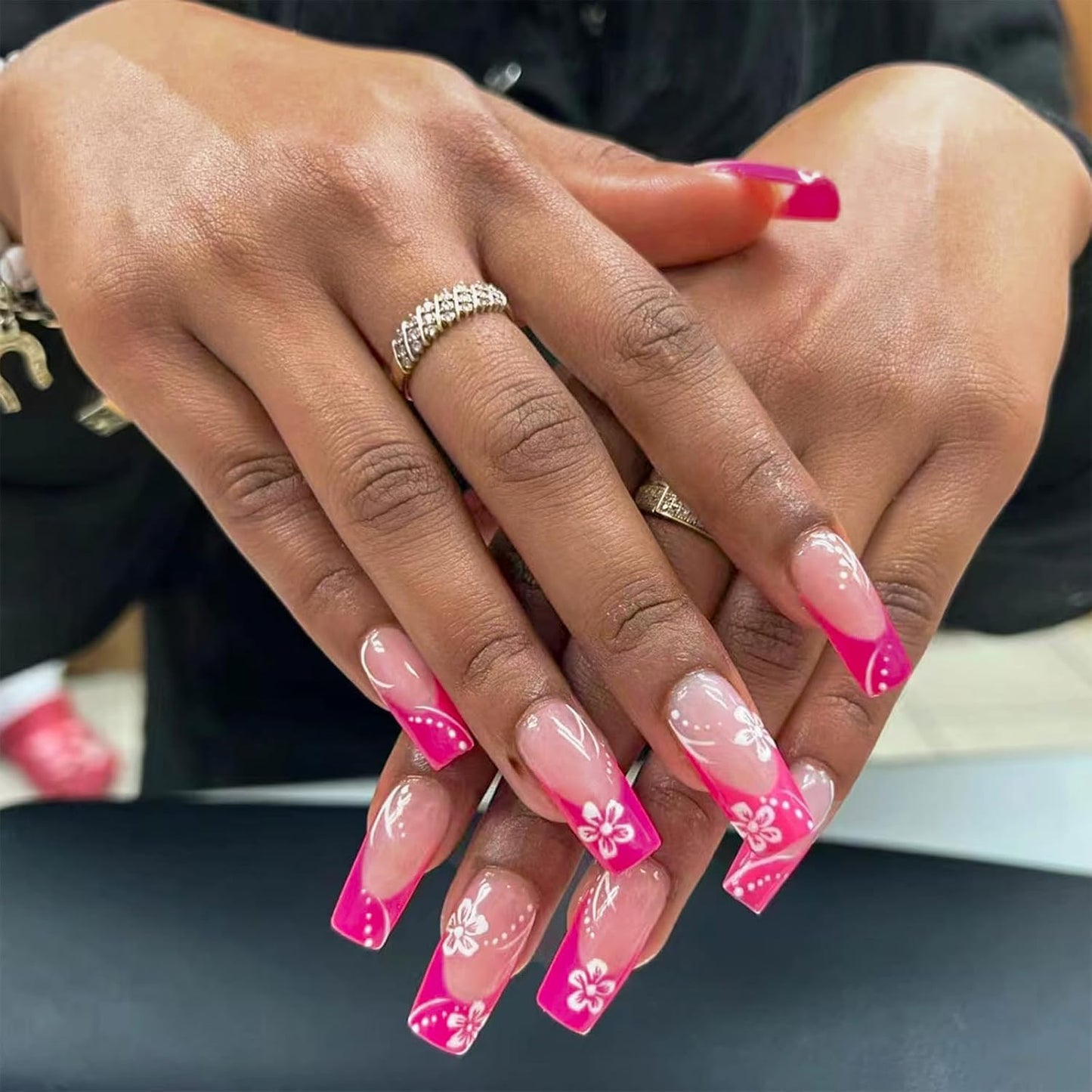 24 Stück Press on Nails Lang Quadrat False Nails Glänzend Leuchtend Rosa French Nails Acryl Nägel Squoval Kunstnägel Sommer Blume Stick on False Nails Mit Design