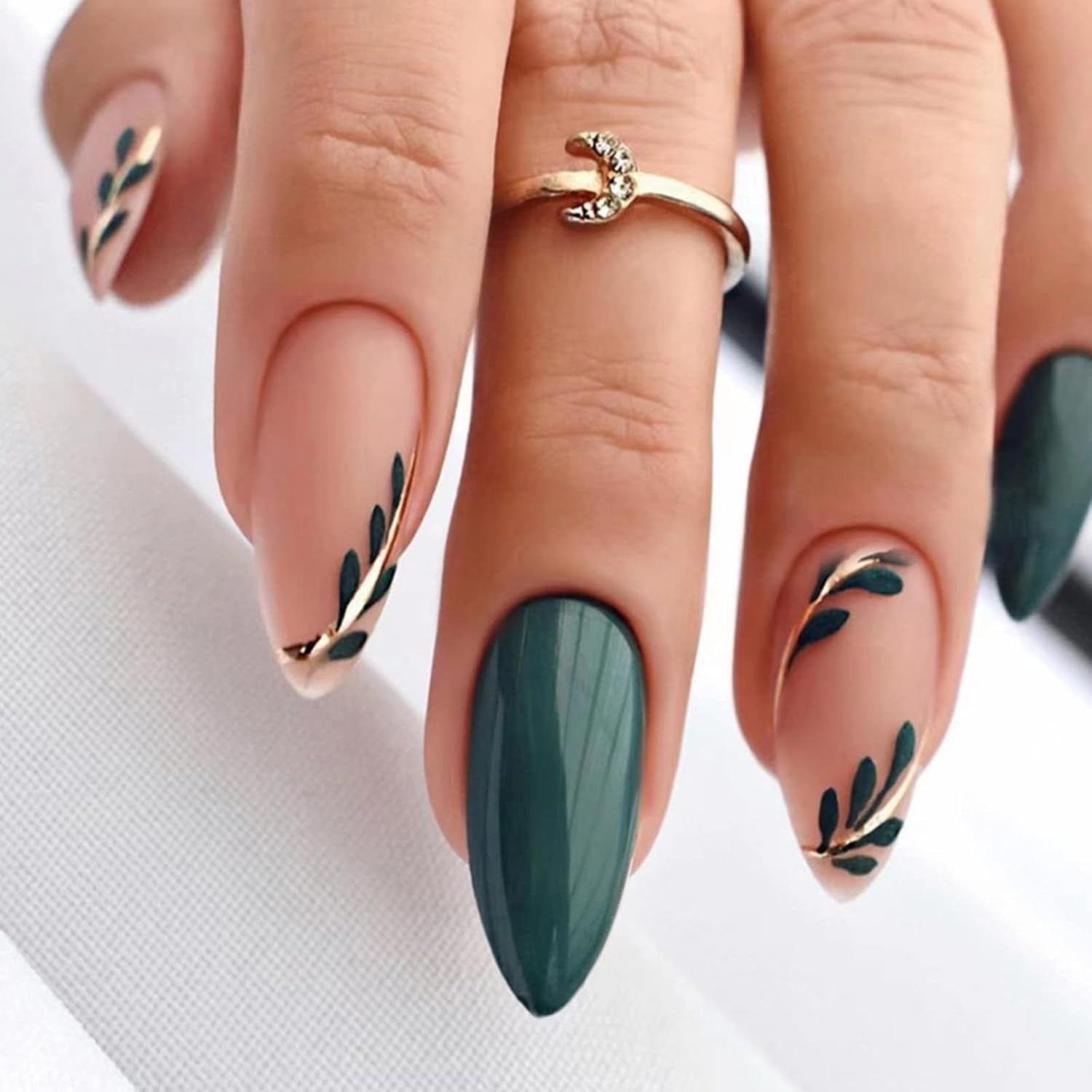 24 Stück Mandel Nägel Zum Aufkleben Kurz,Dunkelgrün Press on Nails Mit Blatt Motiv,Glossy Oval Künstliche Nägel Mittel,French Fingernägel Fake Nails Für Frauen