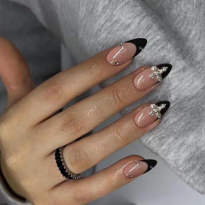 24 Stück Press on Nails Mandel 3D Legierung Kreuz Design Schwarz Französische Spitze Mittel Mit Design Passgenau Acryl Falscher Nagel Set