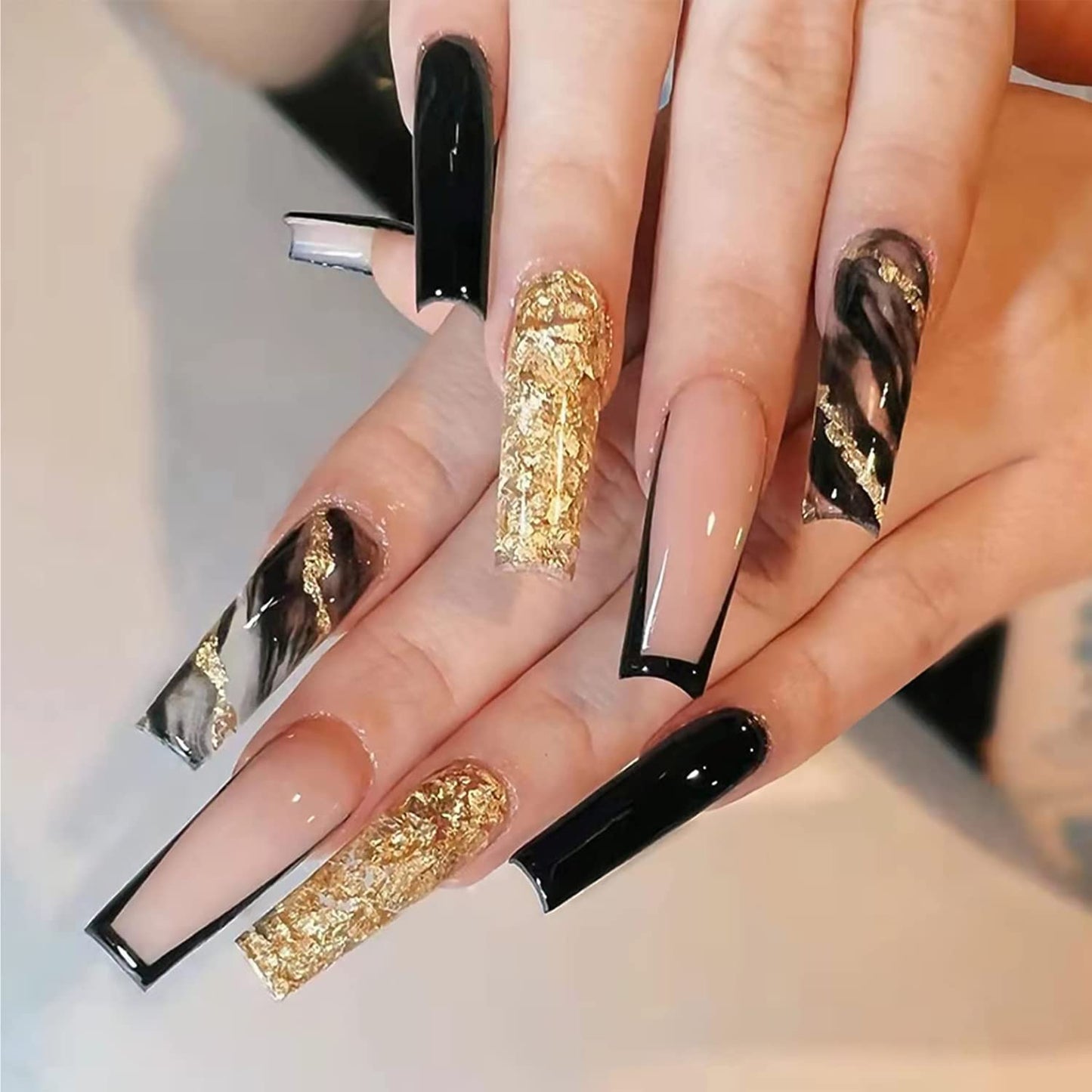 24 Stück Künstliche Nägel Lange Weiß Falsche Nägel Ballerina Acrylic Natürlich Drücken Auf Den Nägeln Full Cover Für Frauen(Schwarzes Gold Schwarz)
